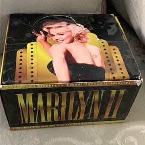 Marilyn Monroe collection-24K gold Signature Cards